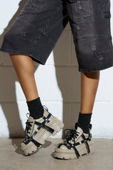 AZALEA WANG BEAGLE KHAKI FLAT SNEAKER