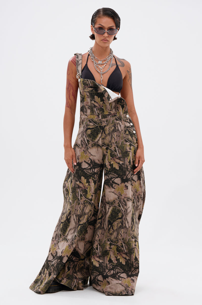 CARMINE CAMO OVERSIZED OVERALLS