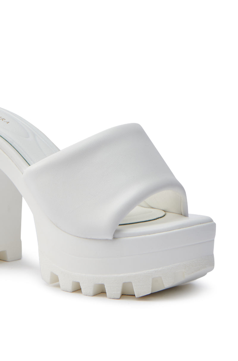 AKIRA COOL CAT WHITE PUFFY PLATFORM SANDAL