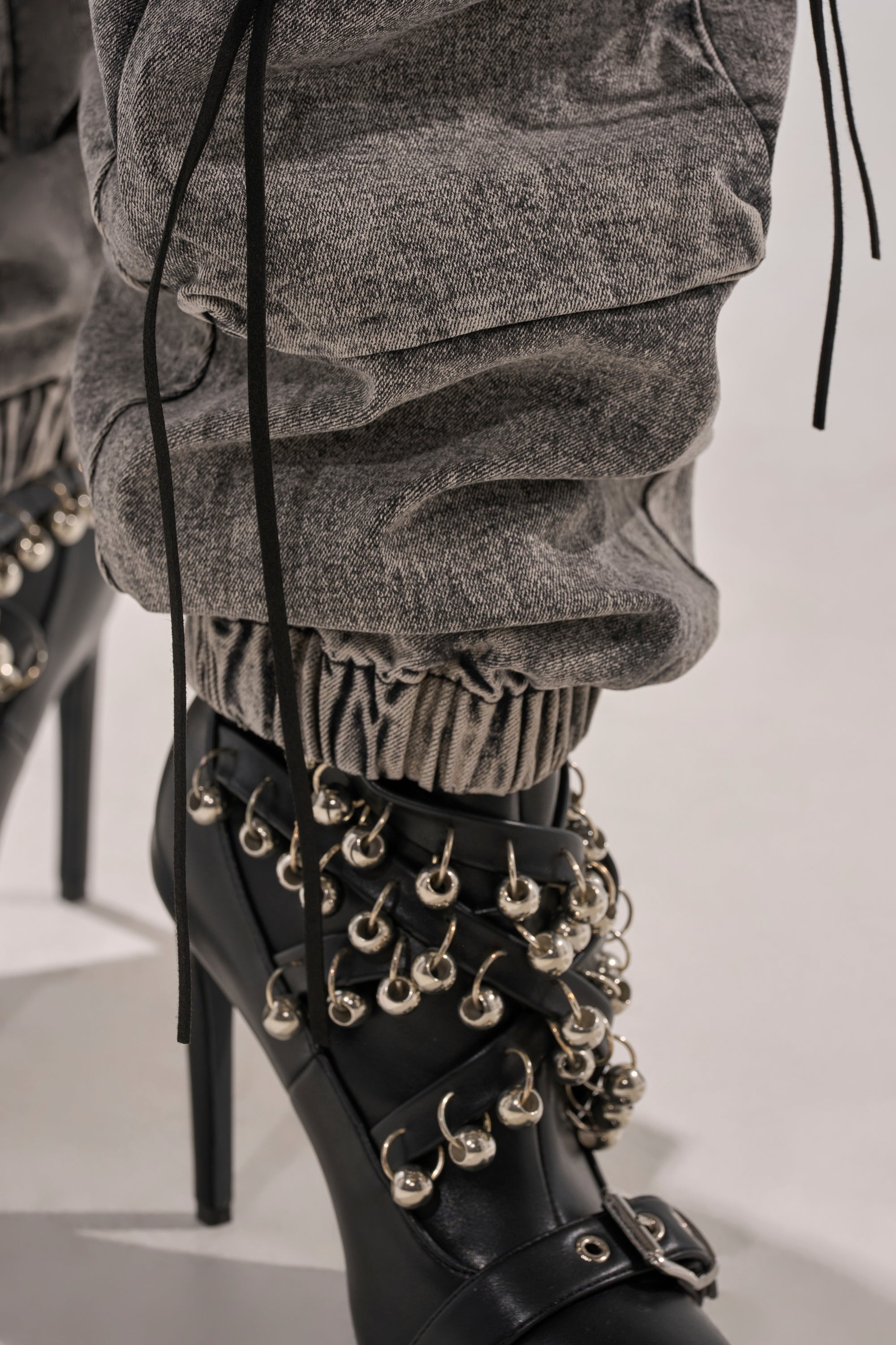 CARGO FOR DAYS DENIM JOGGER