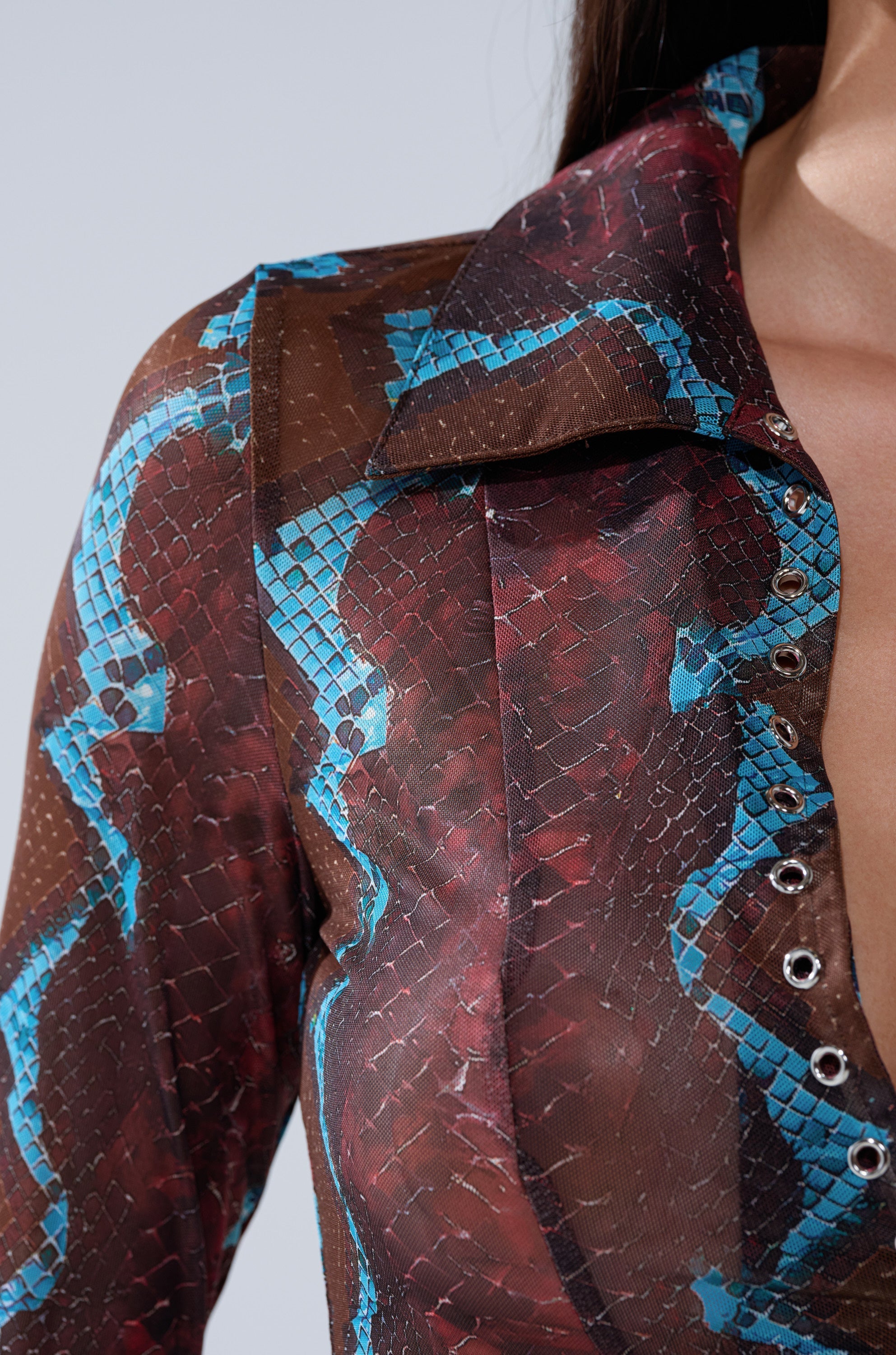 DONT BE A SNAKE BUTTON DOWN