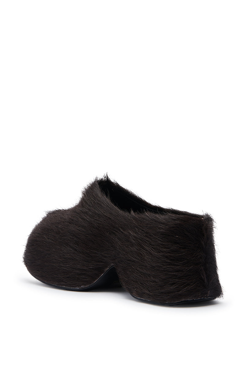 AZALEA WANG LEESHA CHOCOLATE PONY HAIR CLOG