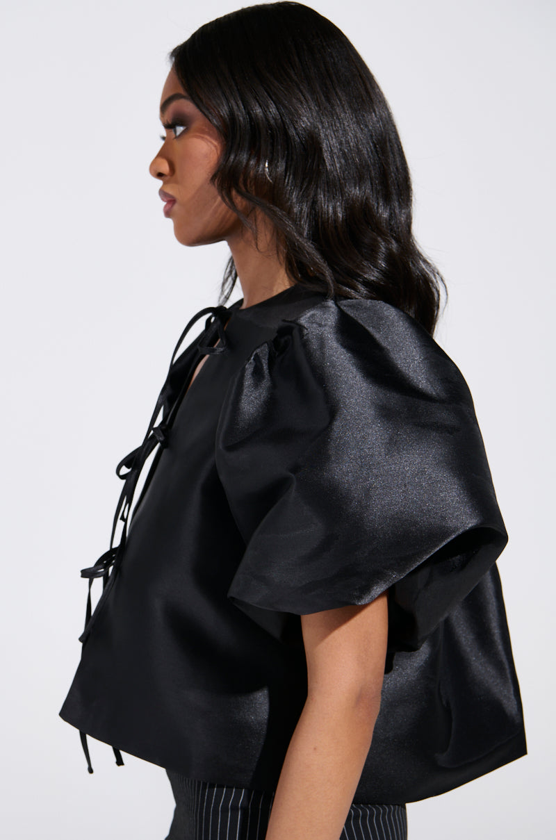 PRAIRIE CHIC CROPPED TIE FRONT BLOUSE