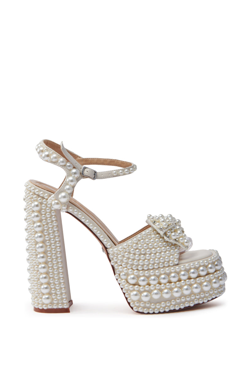 AZALEA WANG TIMEA WHITE CHUNKY SANDAL