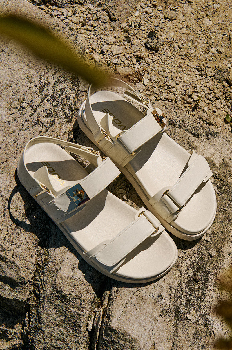 COBBER FLAT WHITE SANDAL