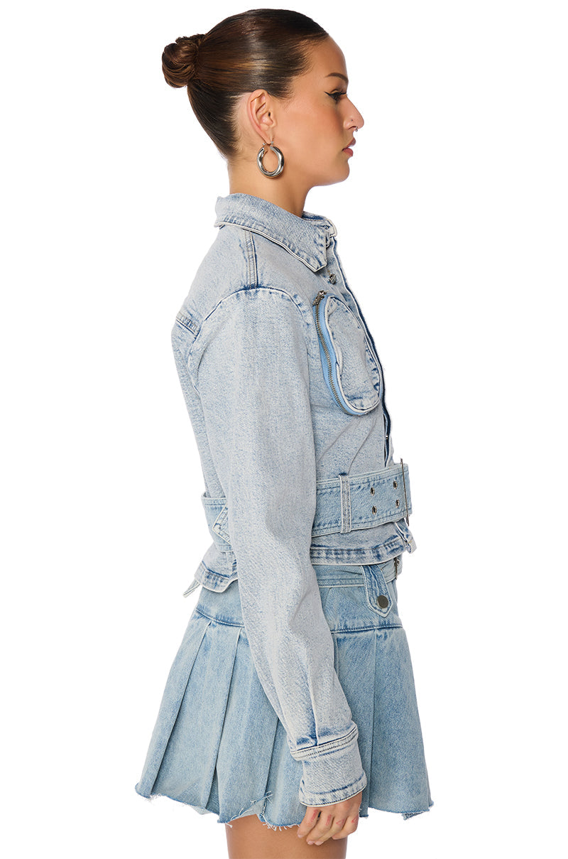 IT HAS POCKETS DENIM JACKET