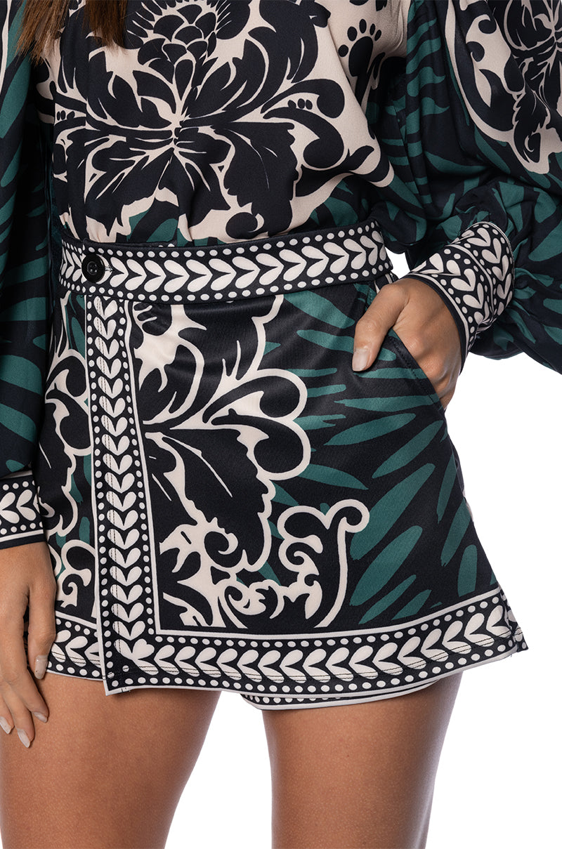 LATER BABY PRINTED BLOUSE AND SKORT SET