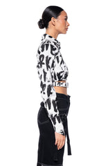 READ BETWEEN THE LINES CROPPED POPLIN BUTTON DOWN SHIRT