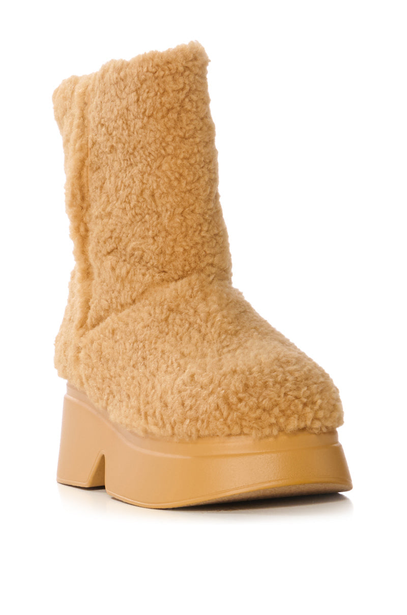 SNOW COZY SHERPA BOOTIE IN BEIGE